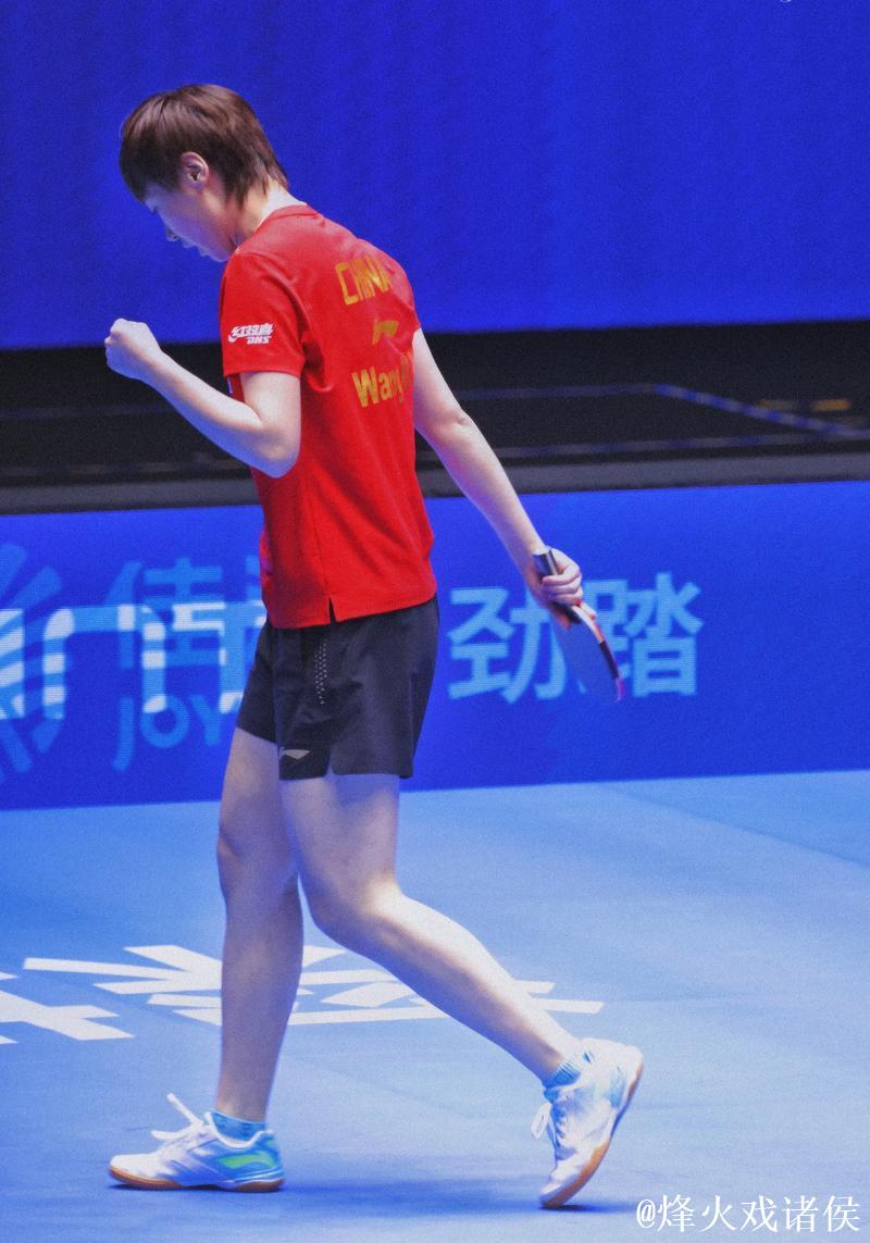 王曼昱回顾2025赛季并向球迷表达感谢